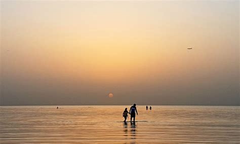 Al Wakrah Family Beach Qatar: BBQ + sunrise | Point and Shoot + Wanderlust