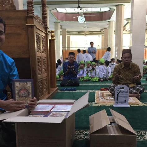 Mushaf Quran Buku Islam Dan Iqra Telah Diterima Di Sumatera Barat