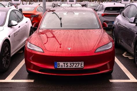 Teslas New Model 3 Performance Gets Second 1000 Price Hike Retains