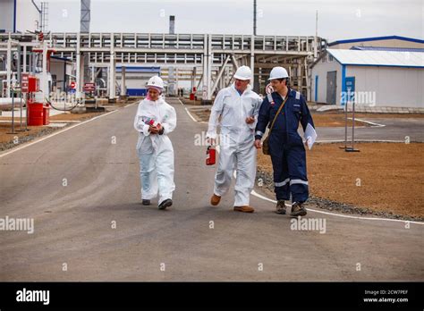 Oil Refinery And Gas Processing Plant Three Specialists Oil Engineers