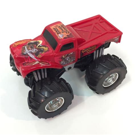 Monster Jam Motorized CAPTAIN S CURSE 4 X 4 Truck Hot Wheels 1 43 Rev