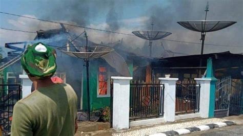 Breaking News Dua Unit Rumah Di Tanah Kampung Ludes Terbakar Seorang