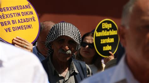 ANF Proteste für Kurdisch als Amts und Bildungssprache