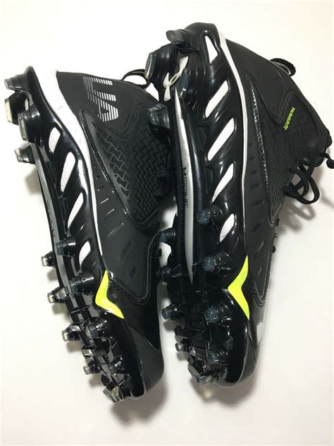 Under Armour Cleats Men's Football U.S. Size 9.5 M Black White New - Men