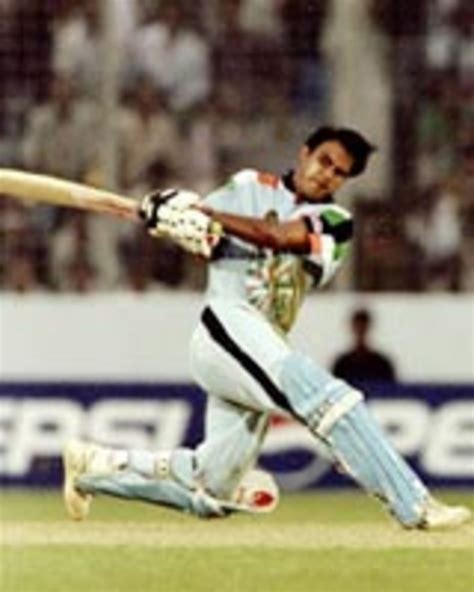 Robin Singh sweeps | ESPNcricinfo.com