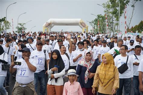 Foto Peserta Jalan Sehat Batfest Tembus Ribu Peserta