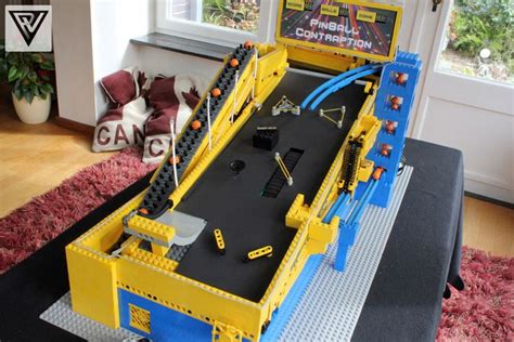 Il Fabrique Un Impressionnant Flipper En Lego Lego Jeux Lego Flipper