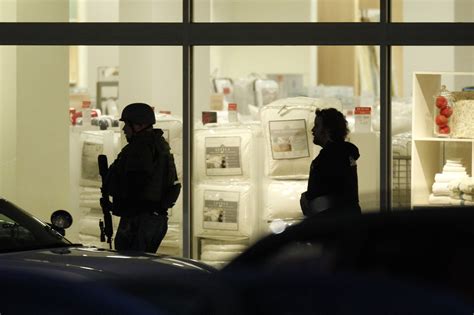 At Least 3 Dead In Portland Mall Shooting Wsj