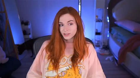 Streamer Amouranth Grava Novo Vídeo Para Afirmar Que Está Bem Estou