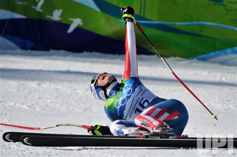 Photo Usas Lindsey Vonn Wins Gold In The Womens Downhill In Whistler