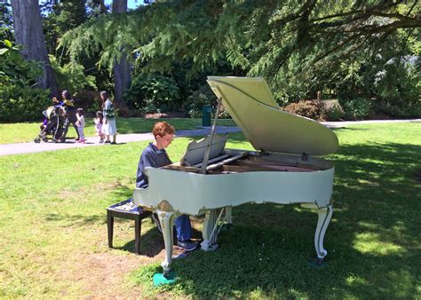 Flower Piano Returns to the San Francisco Botanical Garden | Marin Mommies