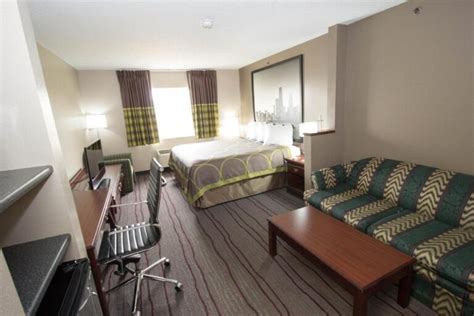 30+ Suites & Hotels with Hot Tubs in Room in Chicago (2025)