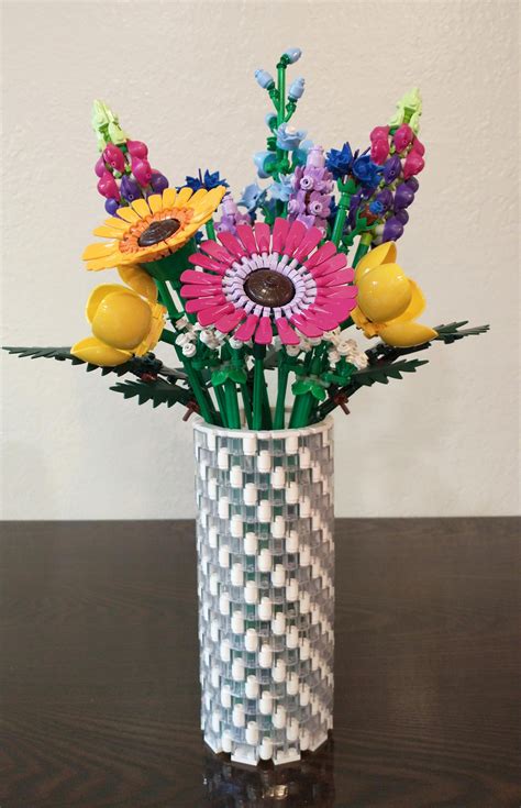 I just finished a vase for my wildflowers! : r/lego