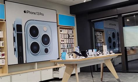 AT&T Store Lenox Showcases New iPhone 13 – GAFollowers