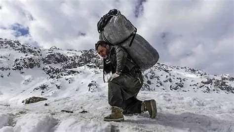 کشته شدن یک کولبر در پی تیراندازی مستقیم توسط پاسداران خامنه‌ای