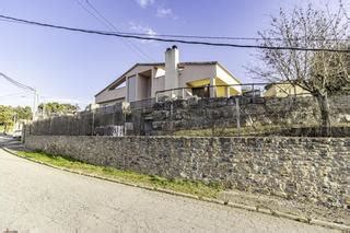 Chalets Con Terraza En Castellnou De Bages Habitaclia