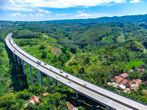 Tol Terindah Di Indonesia Pemandangannya Bikin Perjalanan Jadi