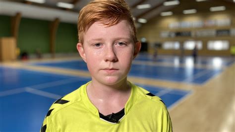 12 årige Lukas er stoppet til fodbold Min træner forstod ikke at jeg