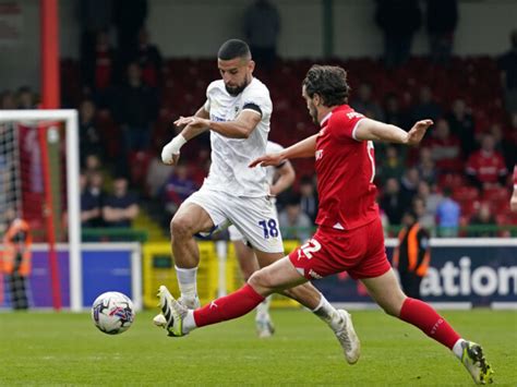 Sean Goslings Picture Gallery From Afc Wimbledons Defeat At Swindon