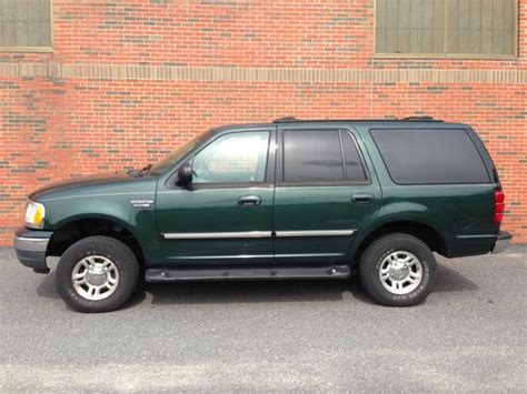 Sell Used 2001 Ford Expedition Xlt Sport Utility 4 Door 46l In Hopkinton Massachusetts United