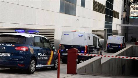 Prisión provisional para el detenido por degollar a su mujer en