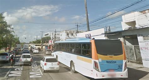 Novo trecho de faixa exclusiva para ônibus é implantado em avenida na