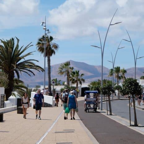 Discover Puerto del Carmen | Lanzarote.com