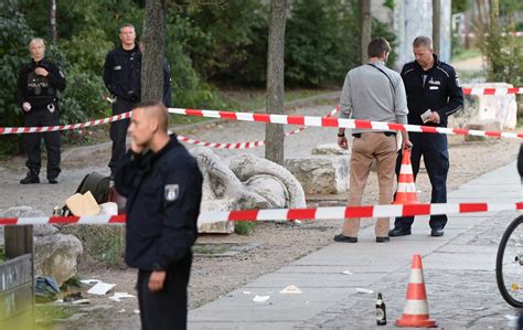 Polizei war 52 710 Stunden im Görlitzer Park auf Drogen Jagd B Z