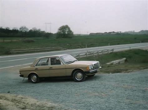 IMCDb org 1976 Mercedes Benz 200 D W123 in Temné slunce 1980