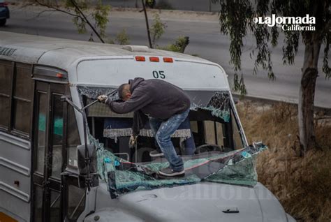 Camión de transporte de personal se vuelca en El Florido no hay