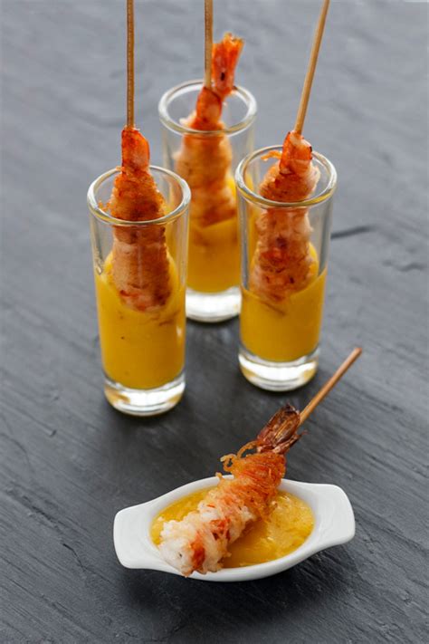 Recetas Madona mía BROCHETA DE GAMBA CRUJIENTE CON DIP DE MANGO