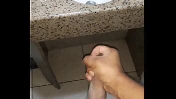 Quarentena Tesão No trabalho aliviada no banheiro XVIDEOS