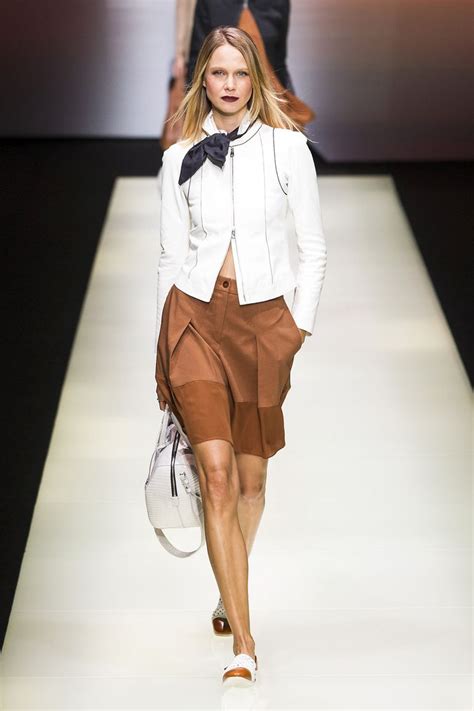 Emporio Armani Spring 2016 Ready To Wear Collection