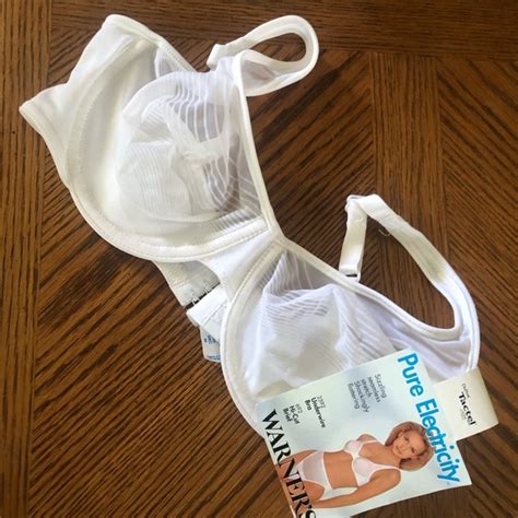 Warner S Intimates And Sleepwear Warners Pure Electricity White Underwire Bra Size 38c Poshmark