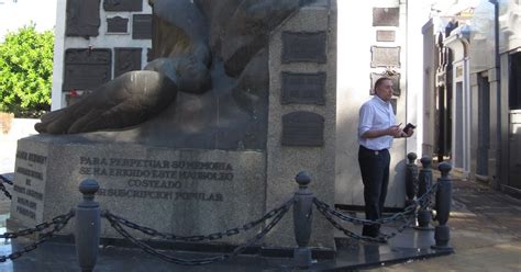 Viaje A Las Estatuas Tumba De Jorge Newbery