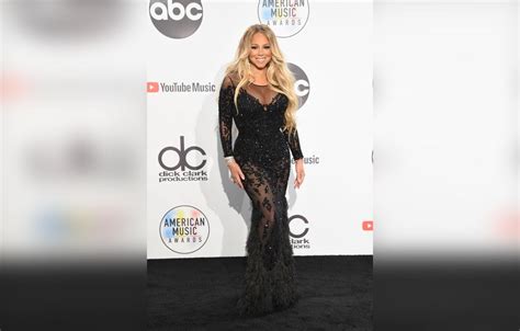 Mariah Carey Shows Off Her Killer Abs In A Black Bikini See The Pic