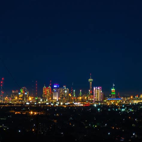 Downtown San Antonio at night : sanantonio