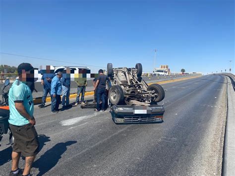 Conductor Vuelca Su Camioneta Sobre Puente El Campesino En Torreón El