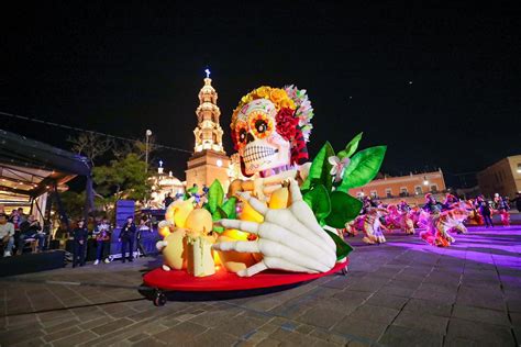 Tere Jiménez encabeza el tradicional Desfile de Calaveras 2023 Viva la