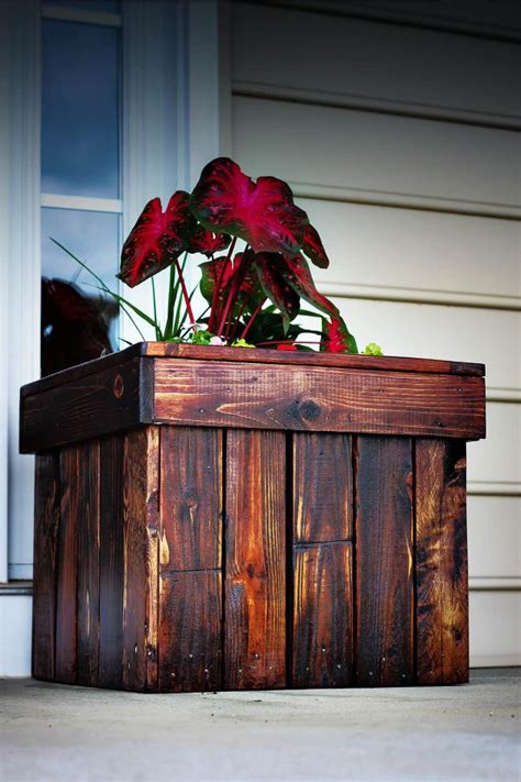 DIY Planter Boxes from Pallets