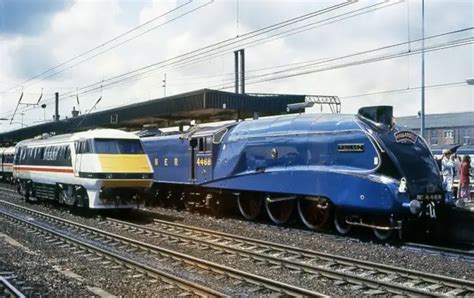 LNER Class A4 4468 "Mallard" | Worldwide Rails