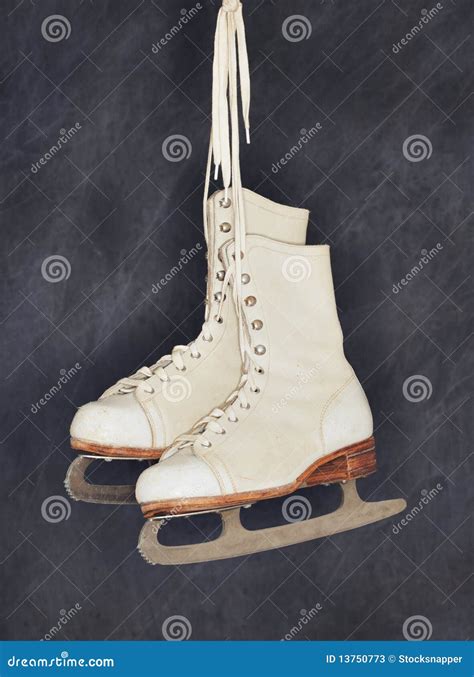 Vieux Patins Image Stock Image Du Lacet Patin D Suet