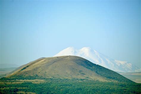 Green Mountain in Nature Landscape · Free Stock Photo