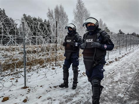 Opolscy Policjanci Wr Cili Z Granicy