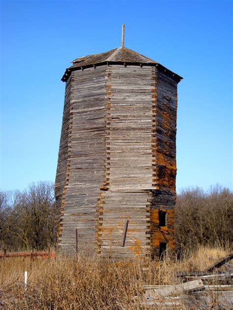 Manitoba Octagonal Wooden Silo Farm Silos Pinterest Barn And