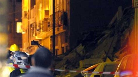 Al Menos Muertos Y Heridos Al Derrumbarse Un Edificio Despu S De Una