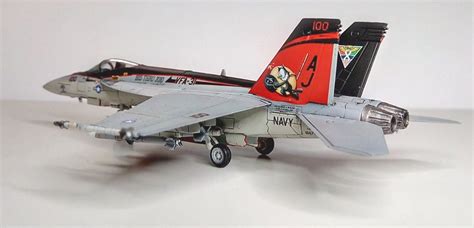 1 144 Revell F A 18 E Super Hornet