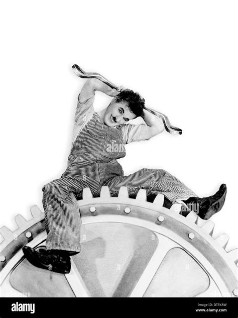 CHARLES CHAPLIN MODERN TIMES (1936 Stock Photo - Alamy