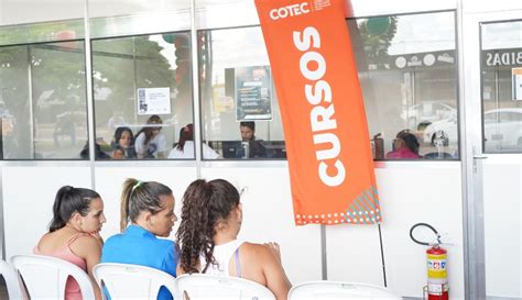 Feir O De Empregos Do Cotec Em Cristalina Realiza Mais De