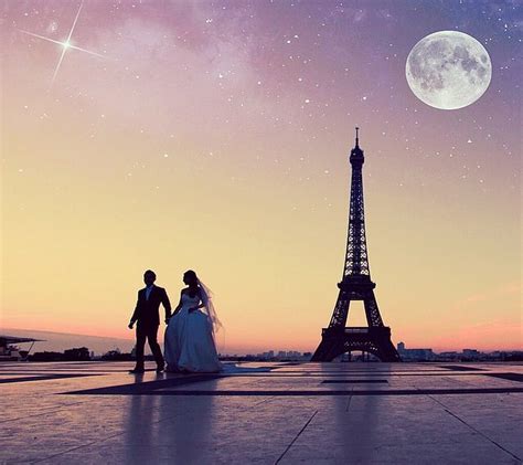 Eiffel Tower Love Wallpaper